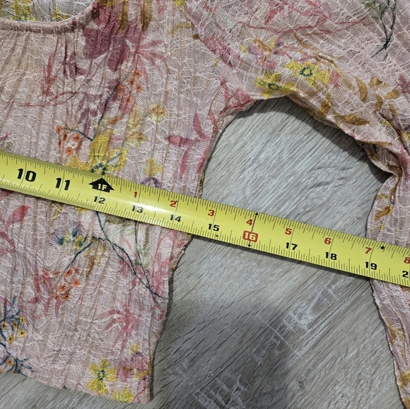 Free People Angelina Cropped Blouse Shirt Women's XS Floral Pleated Scoop Neck - Picture 11 of 12